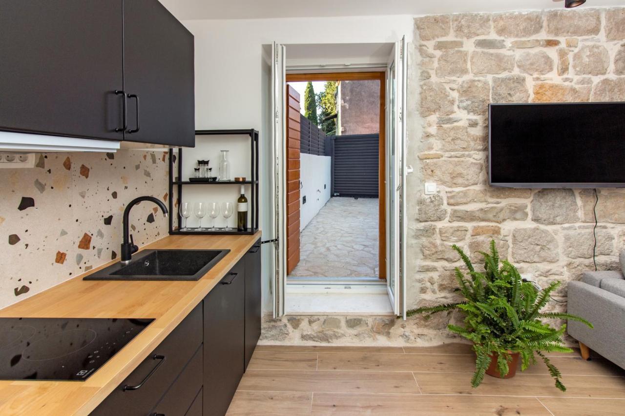 Maki Stone House - Parking On Request ! * Split