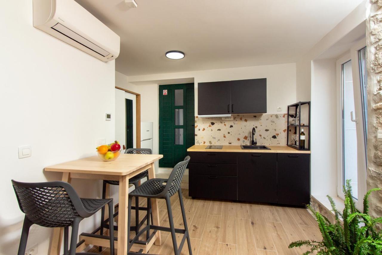 Maki Stone House - Parking On Request ! *