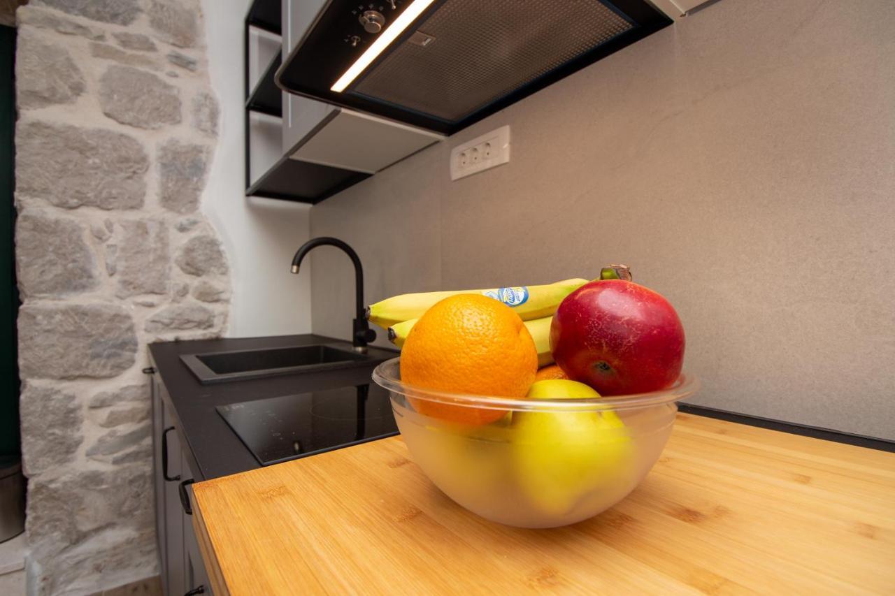 Maki Stone House - Parking On Request ! Split