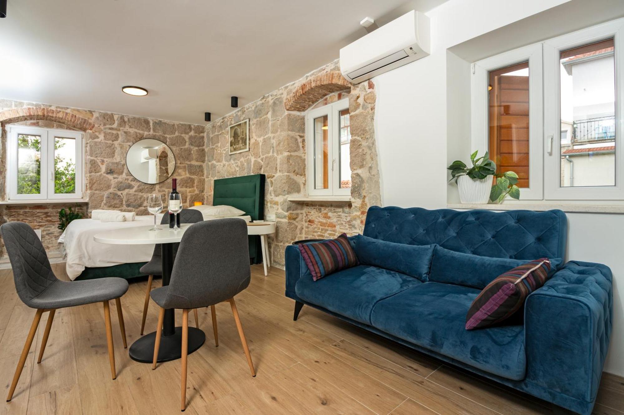 Maki Stone House - Parking On Request ! * Split
