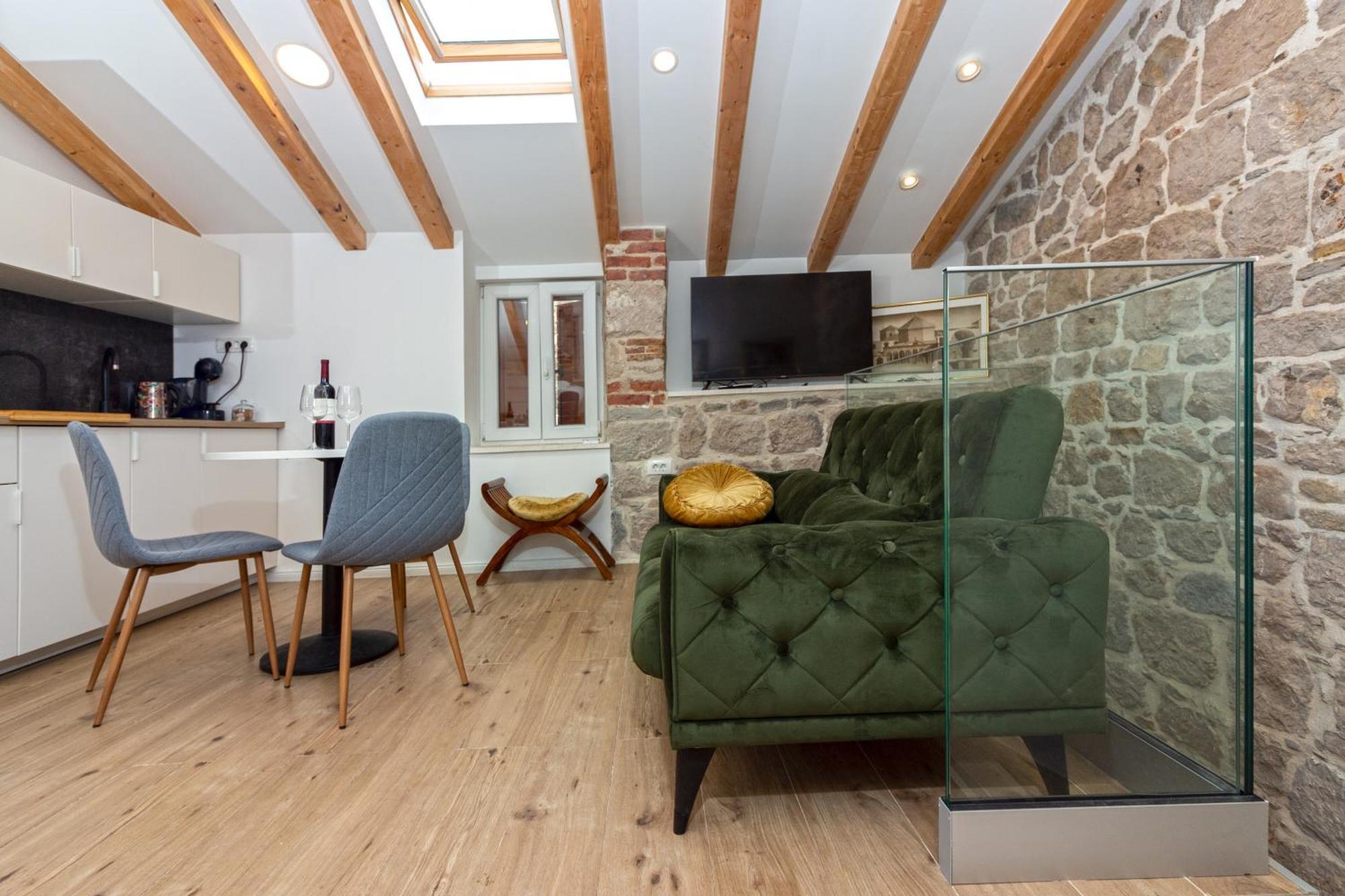 Apartment Maki Stone House - Parking On Request ! Split